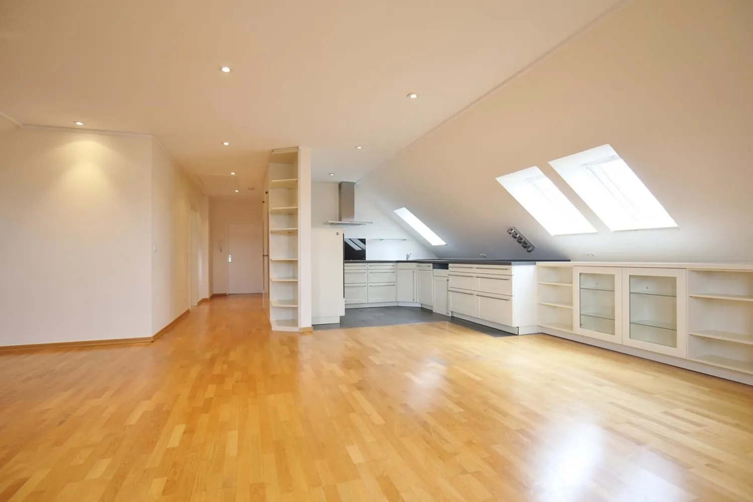 2 room apartment with 80 m² in Hamburg – Photo 9