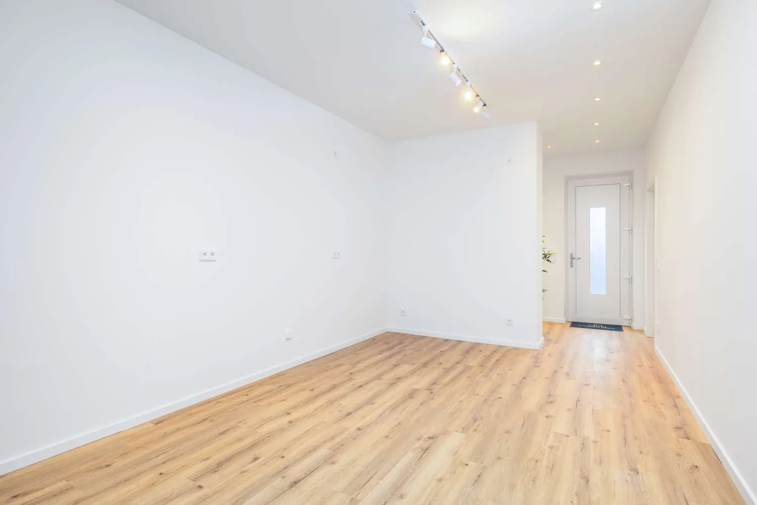 2 room apartment with 78 m² in Augsburg – Photo 5