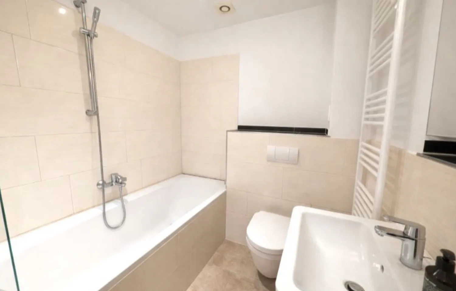 2 Zimmer Wohnung mit 60 m² in Hamburg – Bild 4