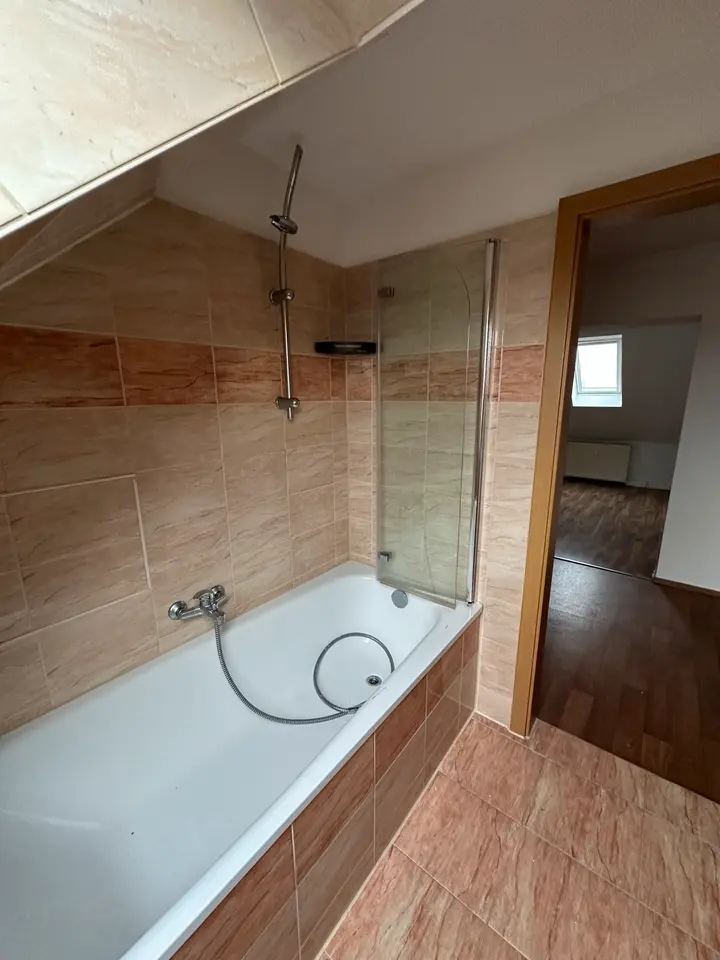 4 Zimmer Wohnung mit 83 m² in Halle (Saale) – Bild 8