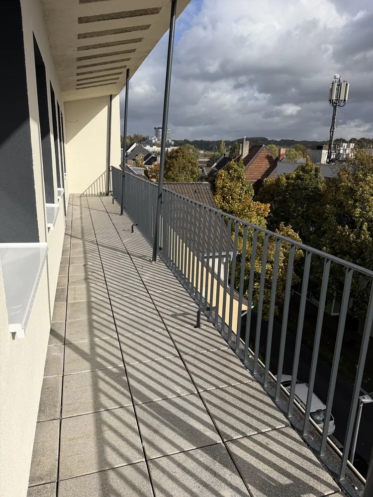 4 Zimmer Wohnung mit 120 m² in Bergisch Gladbach – Bild 2