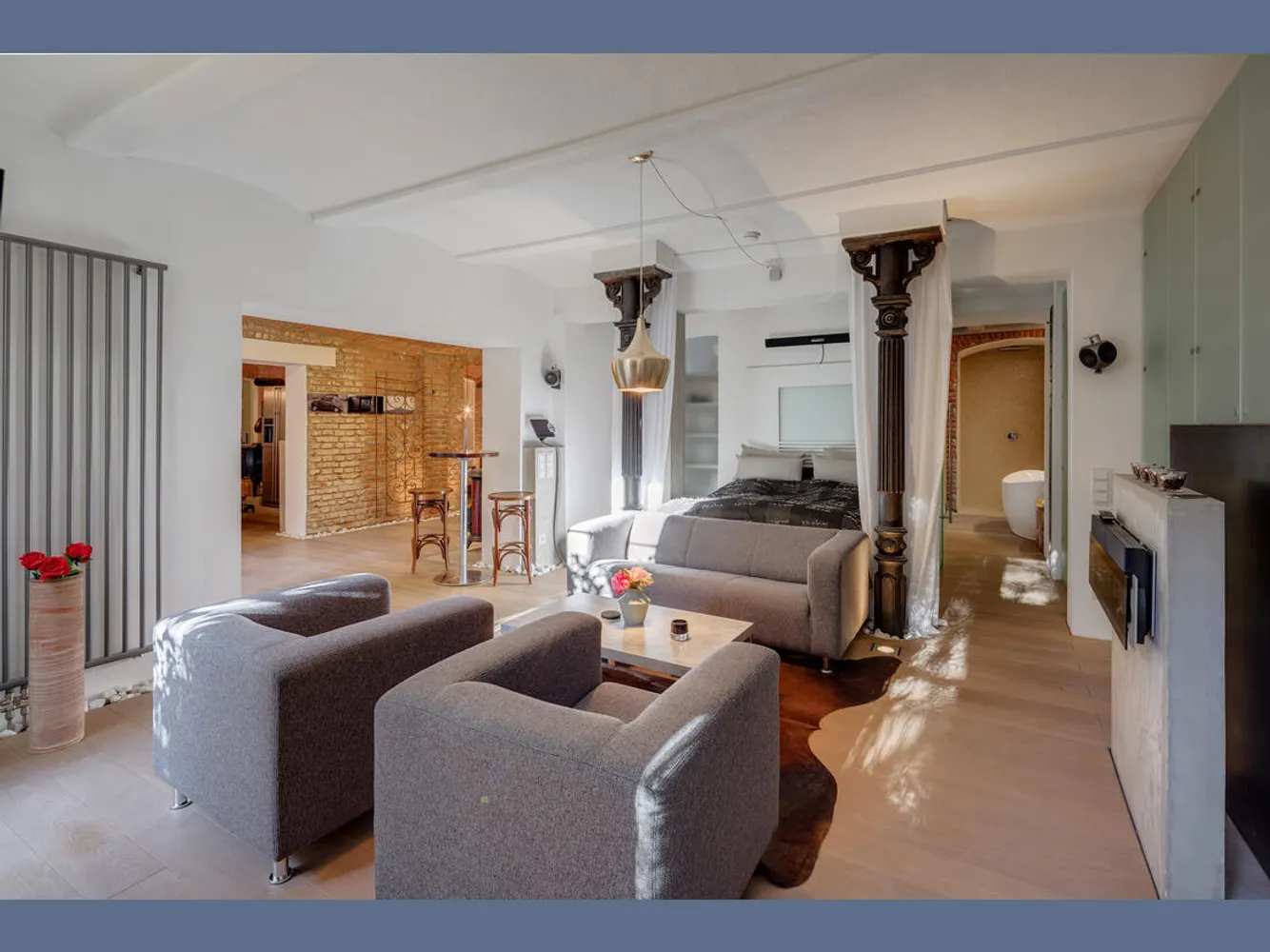 6 Zimmer Wohnung mit 180 m² in München – Bild 1