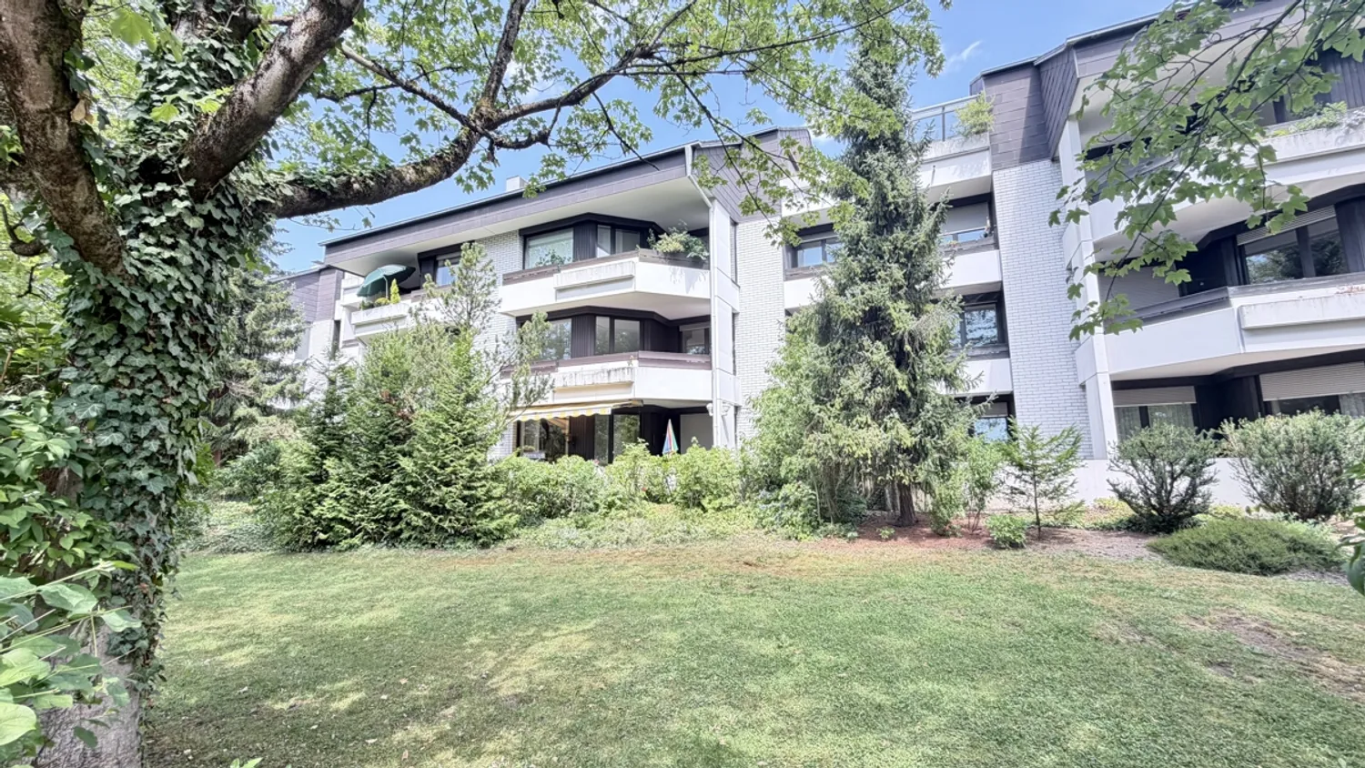 4 Zimmer Wohnung mit 98 m² in Augsburg – Bild 1