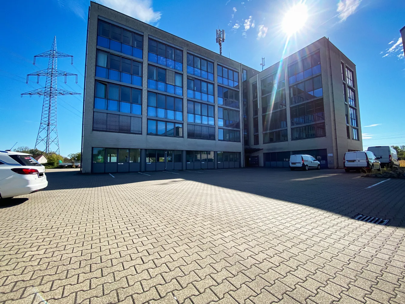 3 Zimmer Wohnung mit 130 m² in Karlsruhe – Bild 1