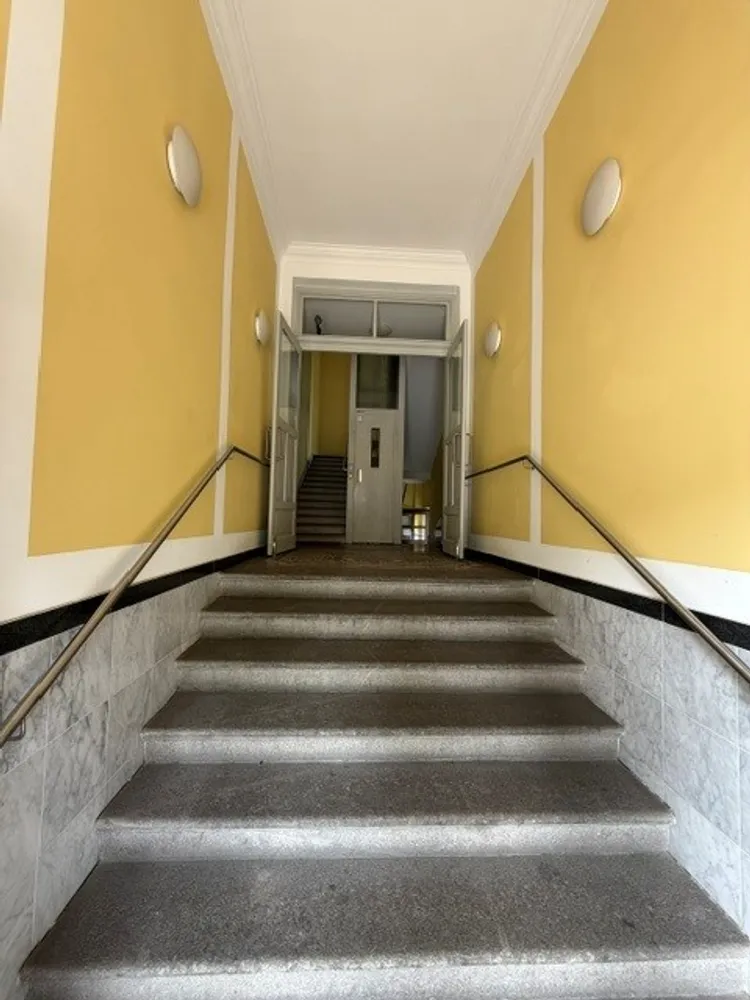 4 Zimmer Wohnung mit 131 m² in München – Bild 2