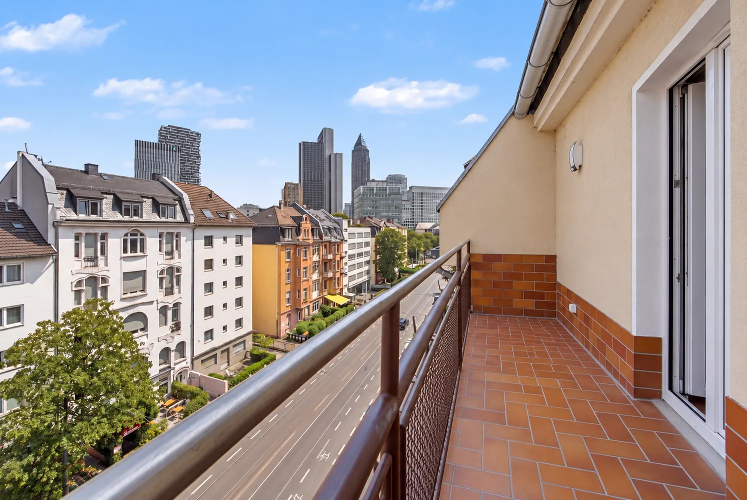 3 room apartment with 65 m² in Frankfurt am Main – Photo 1