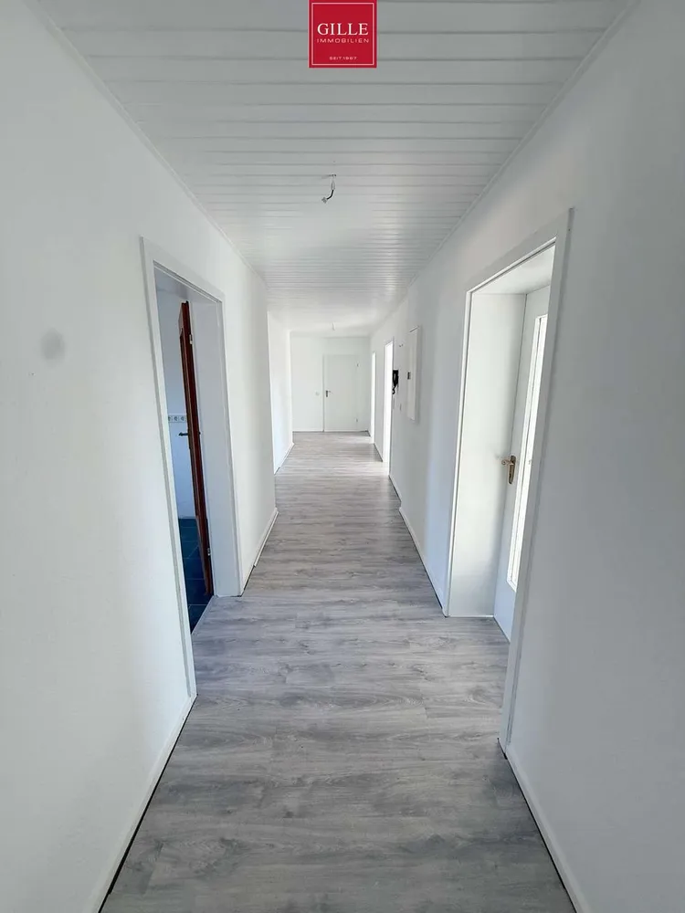 4 Zimmer Wohnung mit 140 m² in Neuss – Bild 2