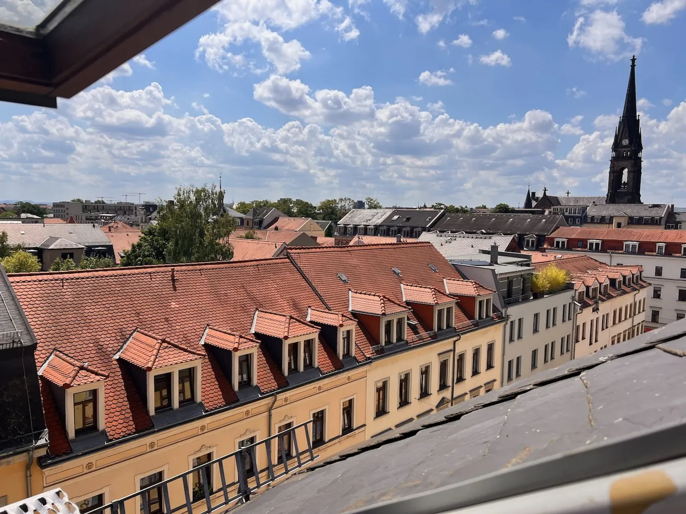 2 Zimmer Wohnung mit 100 m² in Dresden – Bild 2