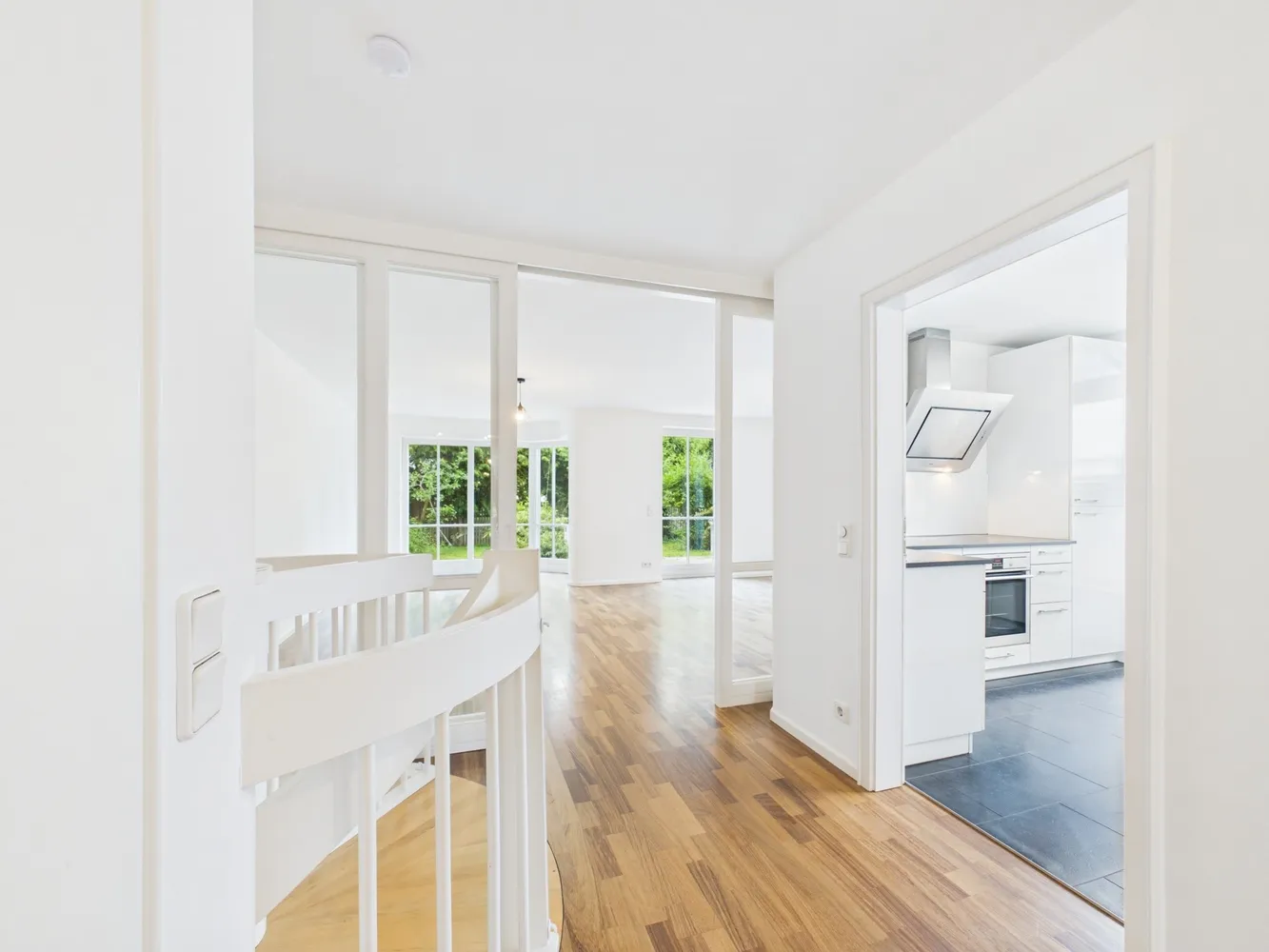 4 Zimmer Wohnung mit 96 m² in München – Bild 3
