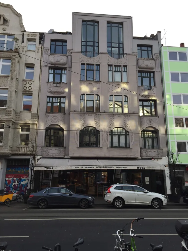 5 Zimmer Wohnung mit 110 m² in Köln – Bild 1