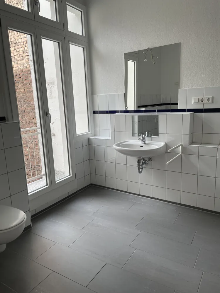 4 Zimmer Wohnung mit 122 m² in Neuss – Bild 8