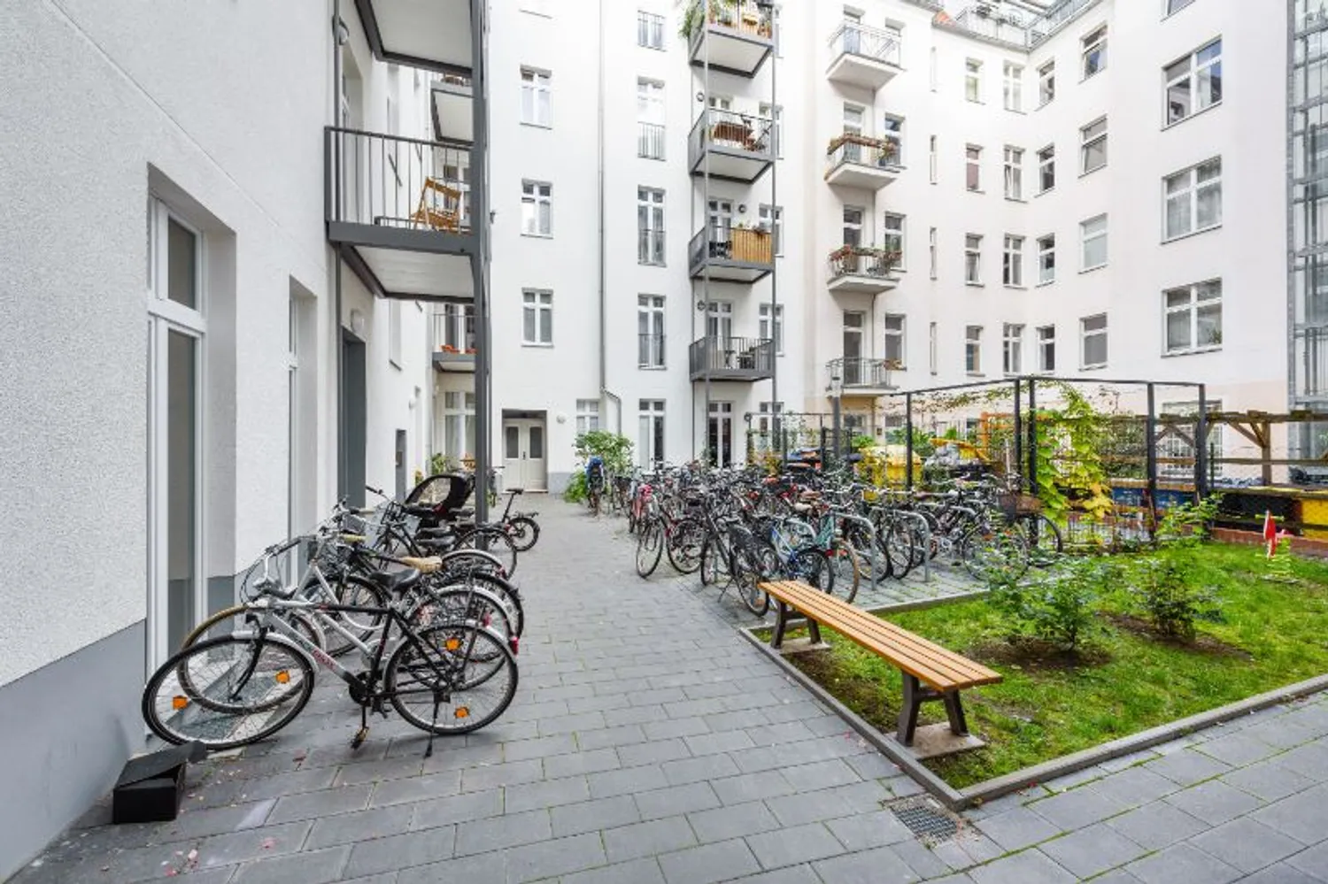 6 Zimmer Wohnung mit 189 m² in Berlin – Bild 4