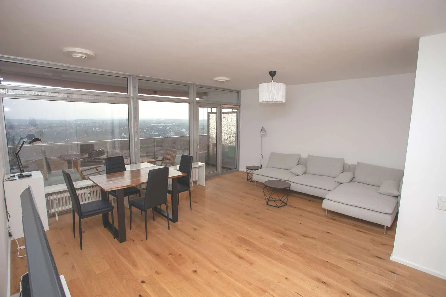 2 Zimmer Wohnung mit 62 m² in Köln – Bild 2