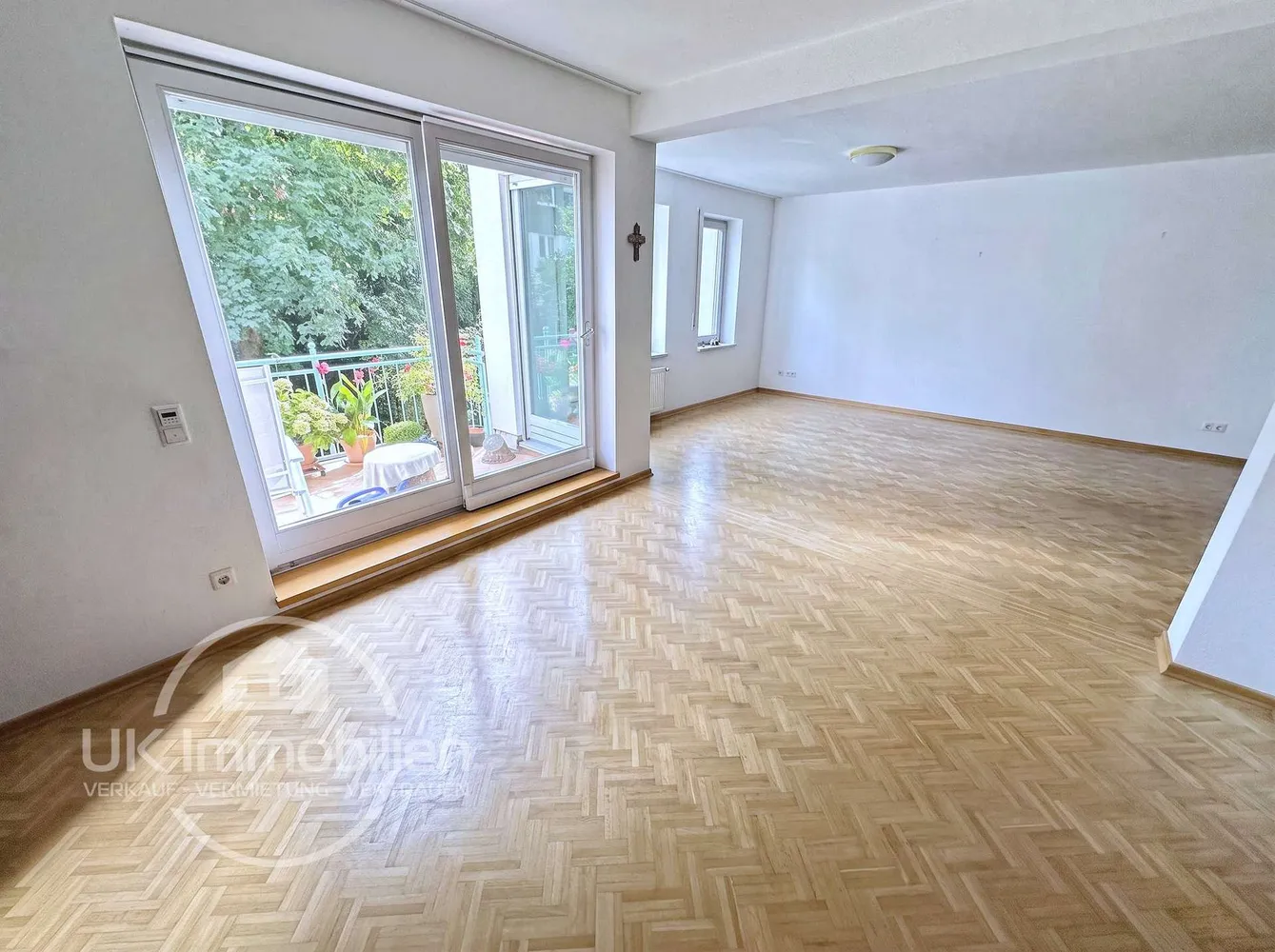 4 room apartment with 130 m² in Frankfurt am Main – Photo 2