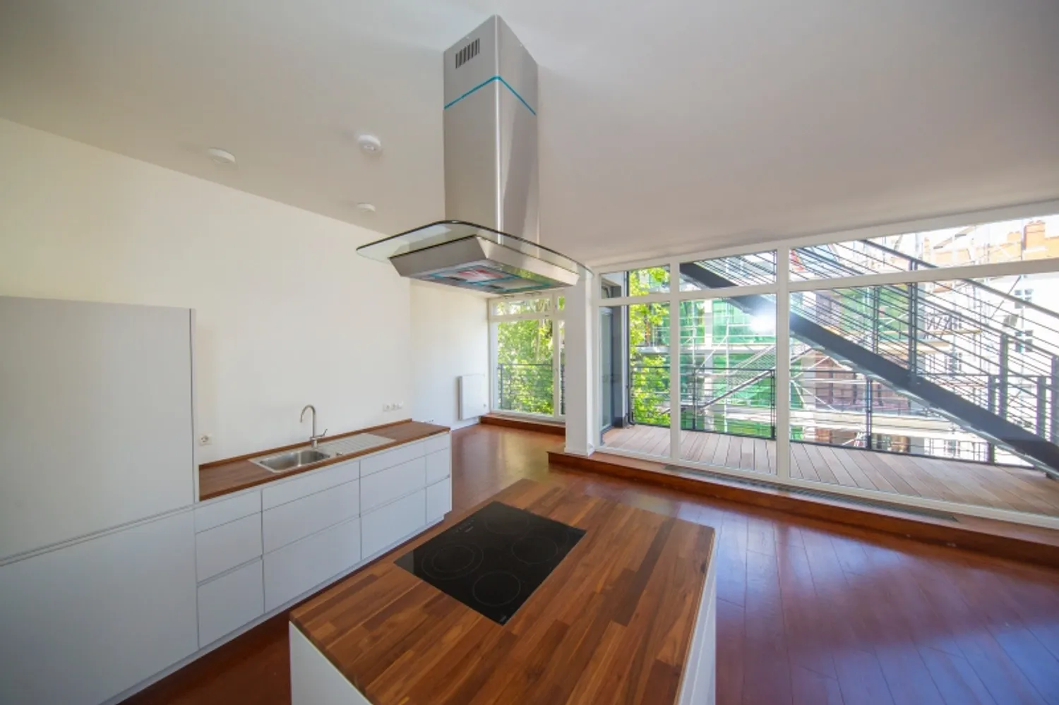 2 Zimmer Wohnung mit 108 m² in Berlin – Bild 4