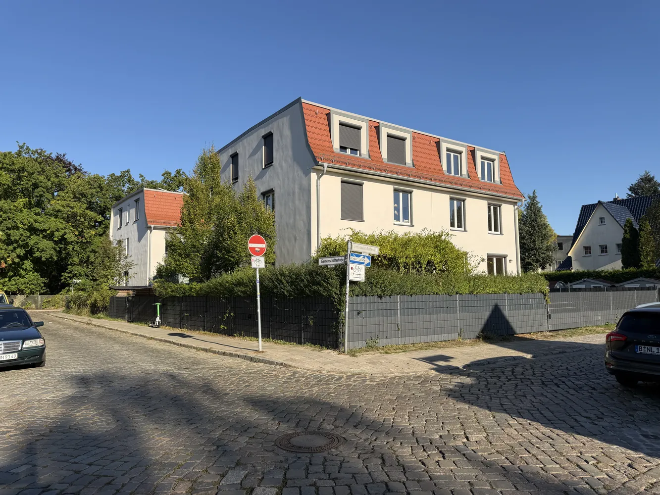 6 Zimmer Haus mit 240 m² in Berlin – Bild 1