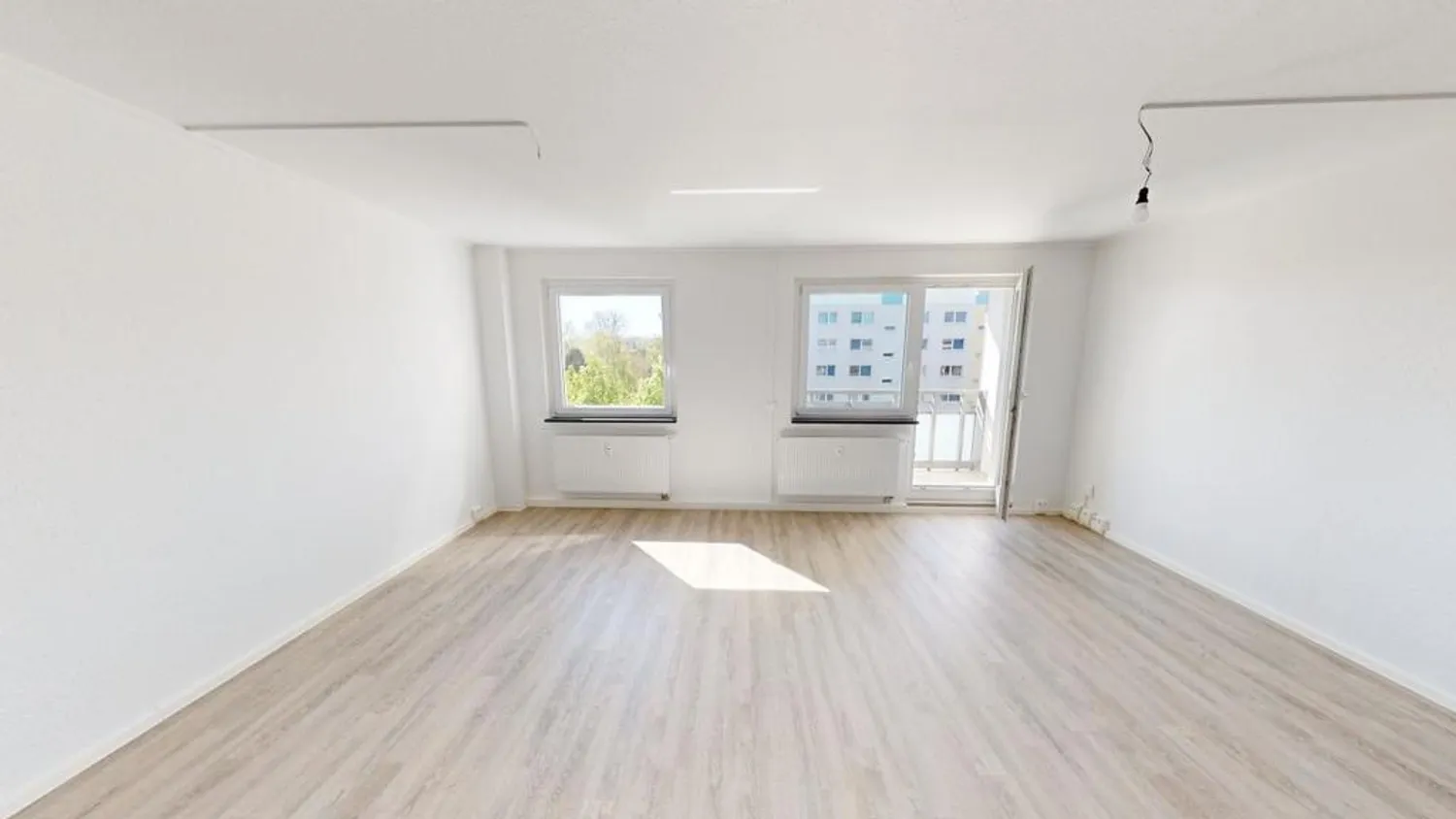 7 Zimmer Wohnung mit 135 m² in Chemnitz – Bild 1