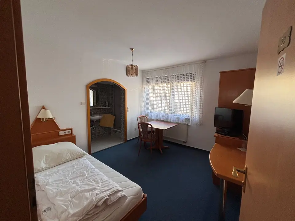 Shared room with 14 m² in Stuttgart – Photo 2