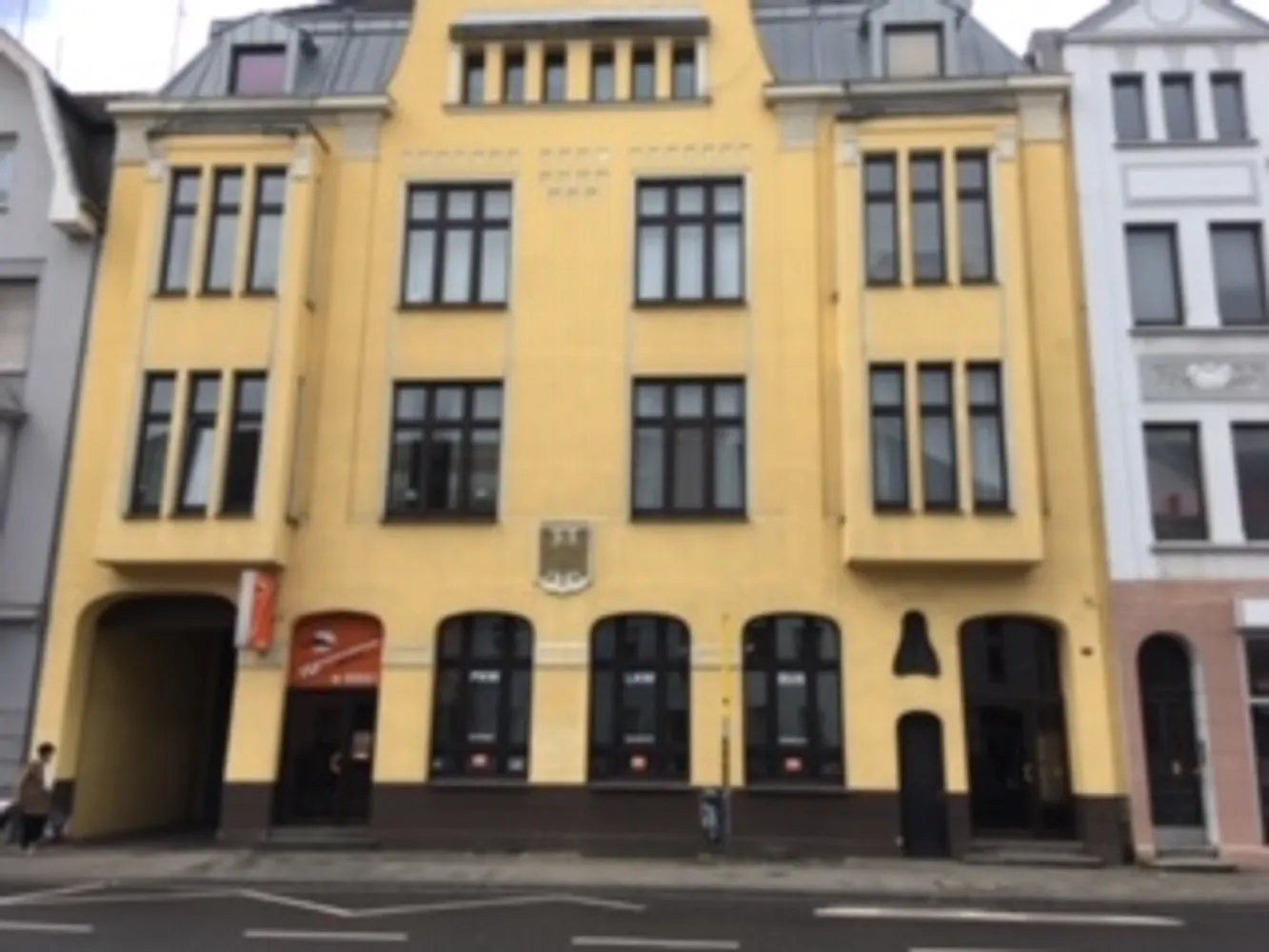 6 Zimmer Wohnung mit 150 m² in Mönchengladbach – Bild 1