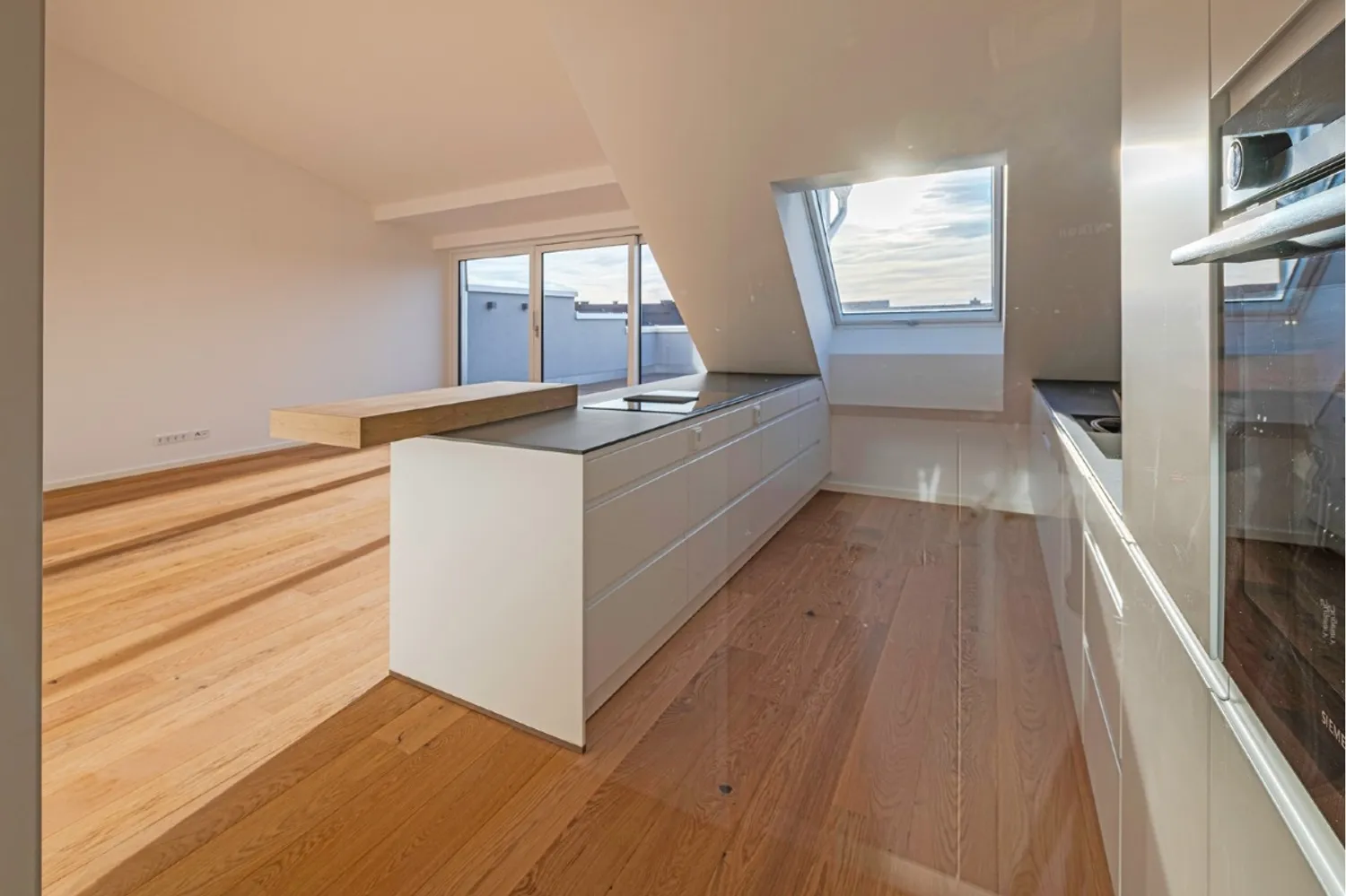 4 Zimmer Wohnung mit 113 m² in München – Bild 1