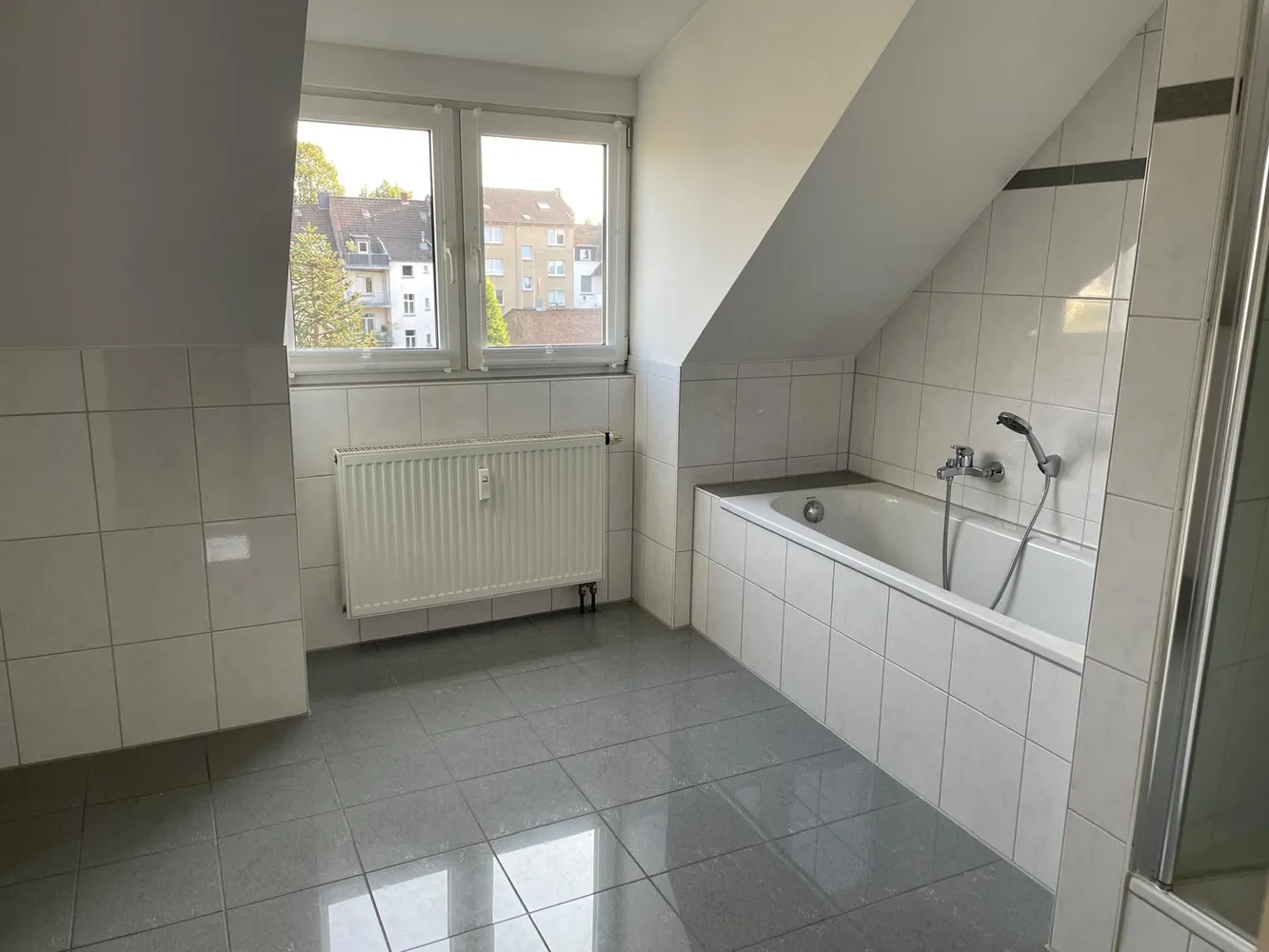 4 Zimmer Wohnung mit 110 m² in Leverkusen – Bild 5
