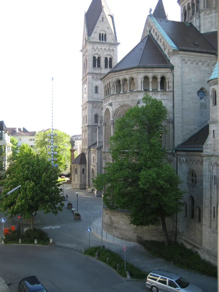 2 room apartment with 53 m² in Munich – Photo 1