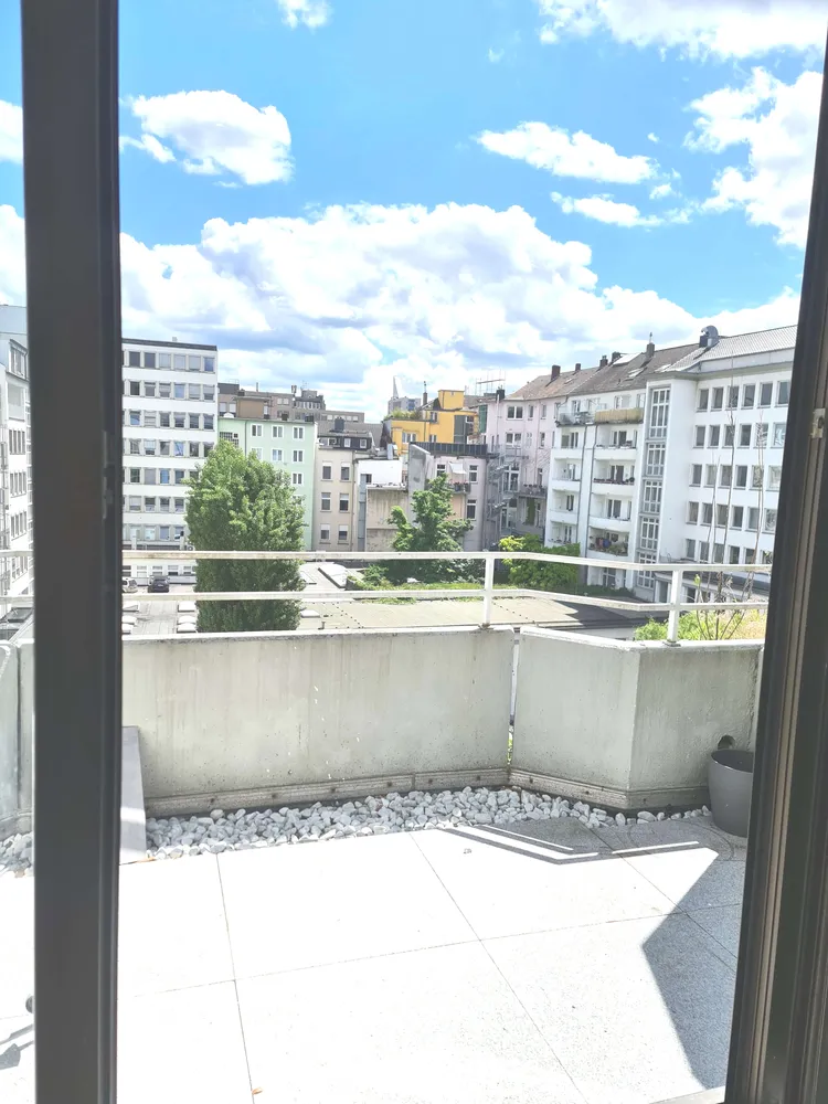 2 Zimmer Wohnung mit 95 m² in Düsseldorf – Bild 9