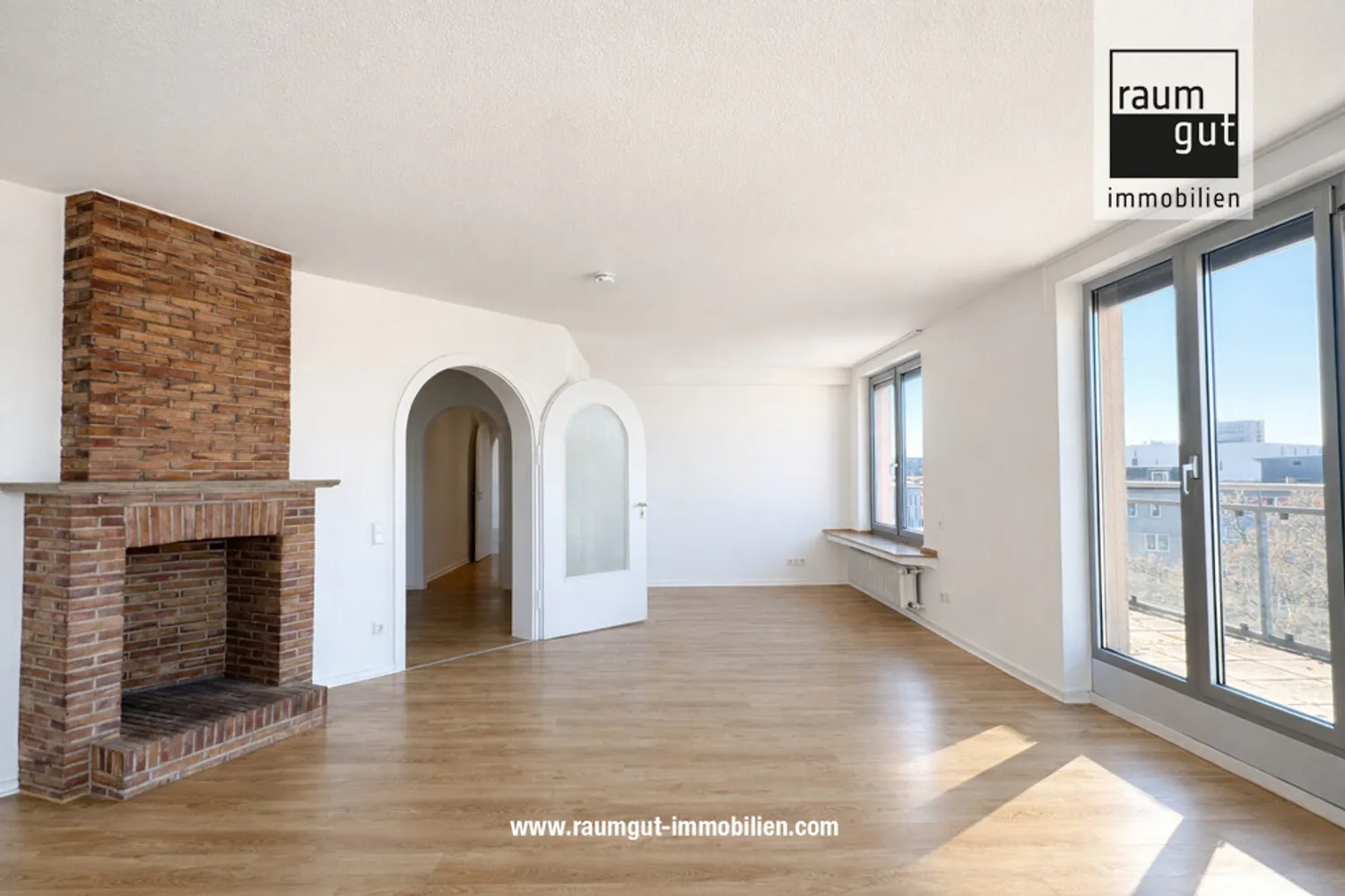 4 Zimmer Wohnung mit 133 m² in Düsseldorf – Bild 1