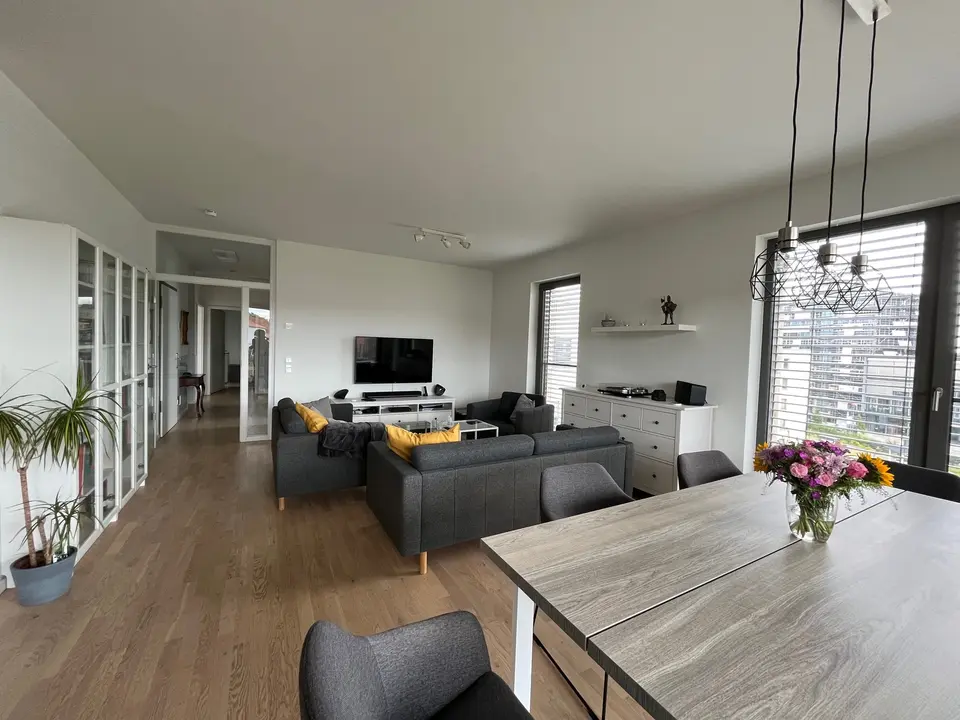 4 Zimmer Wohnung mit 134 m² in Erfurt – Bild 1