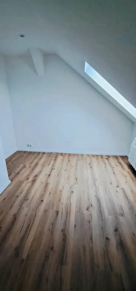6 Zimmer Wohnung mit 120 m² in Suhl – Bild 2