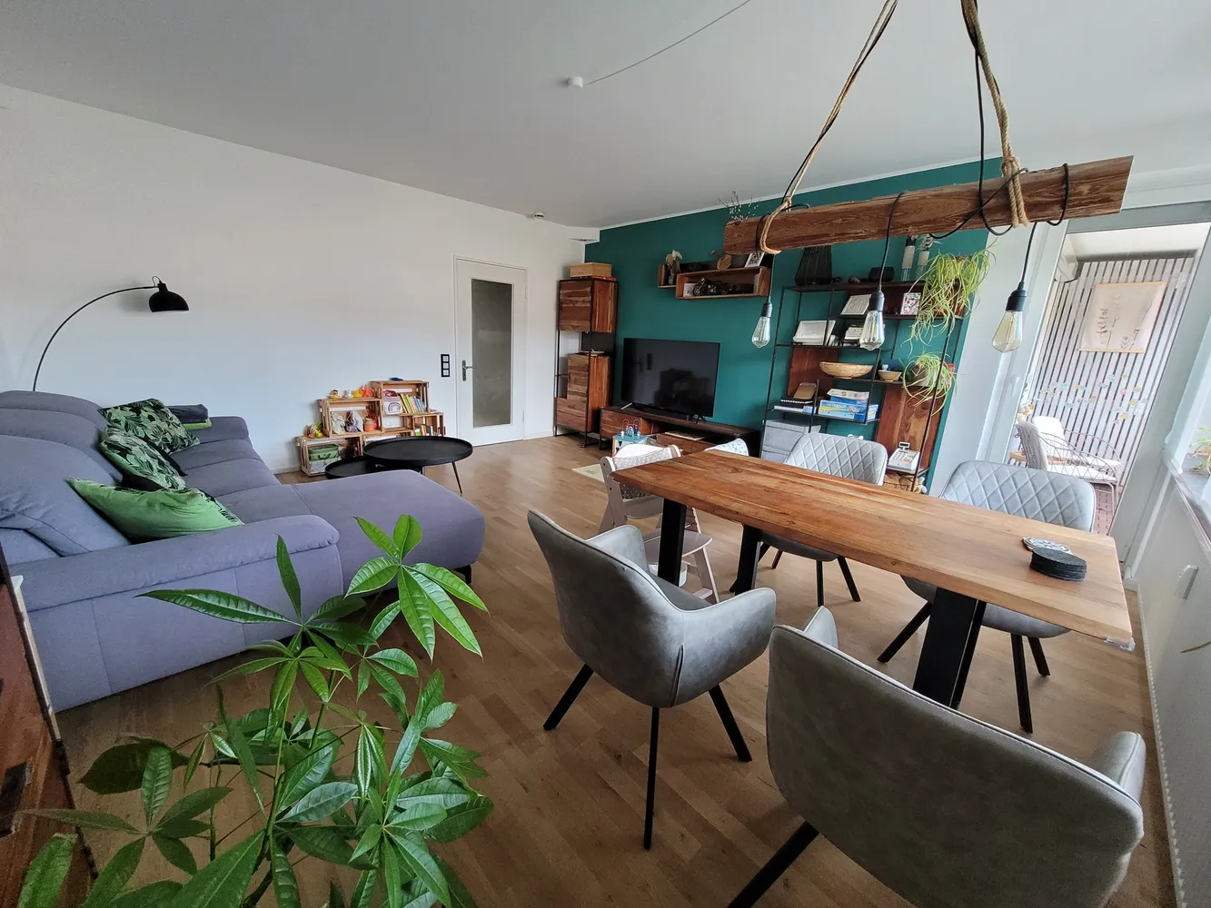 4 Zimmer Wohnung mit 100 m² in Düsseldorf – Bild 1