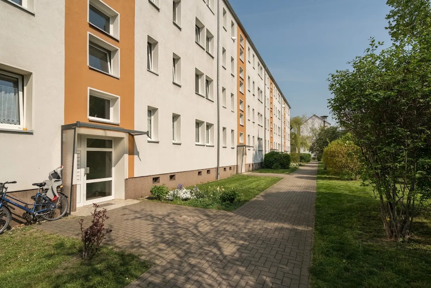 2 Zimmer Wohnung mit 46 m² in Naumburg (Saale) – Bild 2