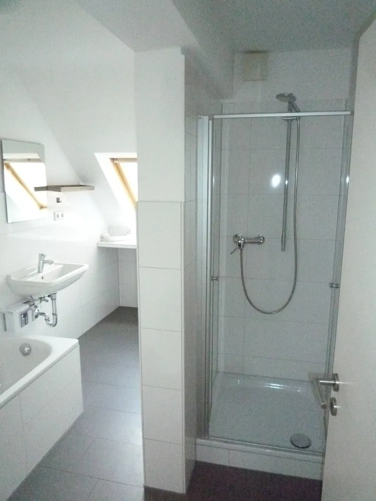 4 Zimmer Wohnung mit 100 m² in Düsseldorf – Bild 9