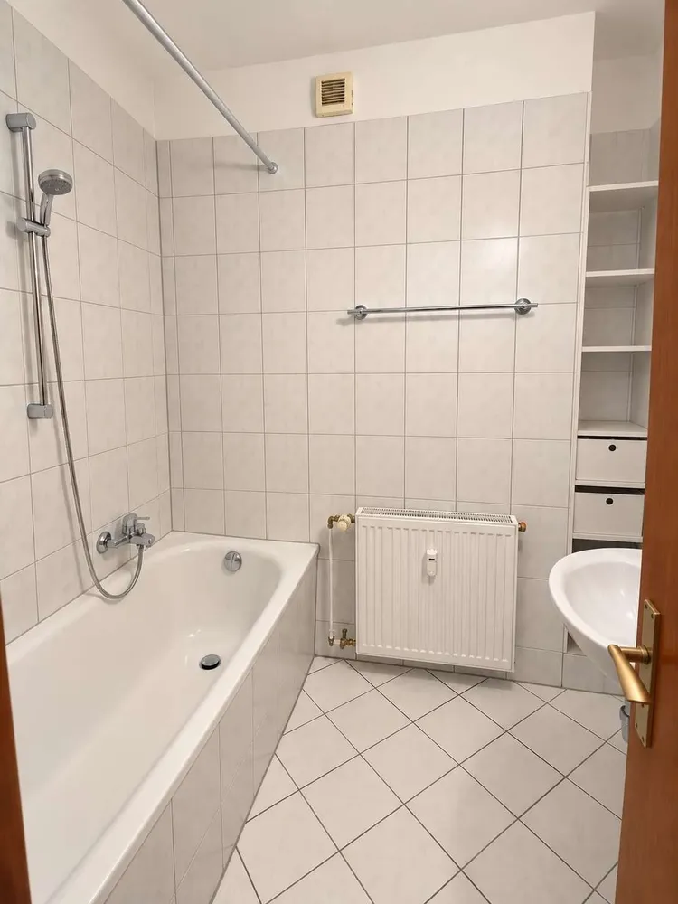 2 Zimmer Wohnung mit 65 m² in Duisburg – Bild 2