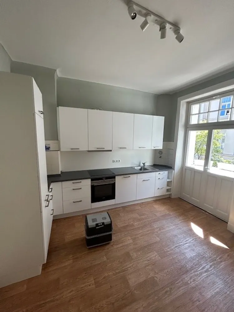 7 Zimmer Wohnung mit 192 m² in Hamburg – Bild 2