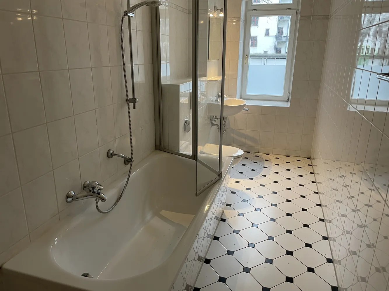 2 Zimmer Wohnung mit 71 m² in Dresden – Bild 12