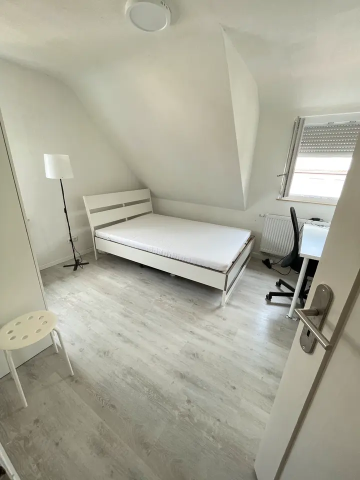 Shared room with 35 m² in Stuttgart – Photo 6