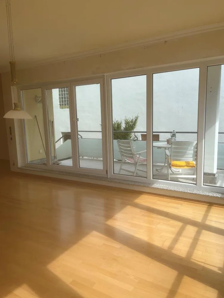 3 Zimmer Wohnung mit 110 m² in Wiesbaden – Bild 3