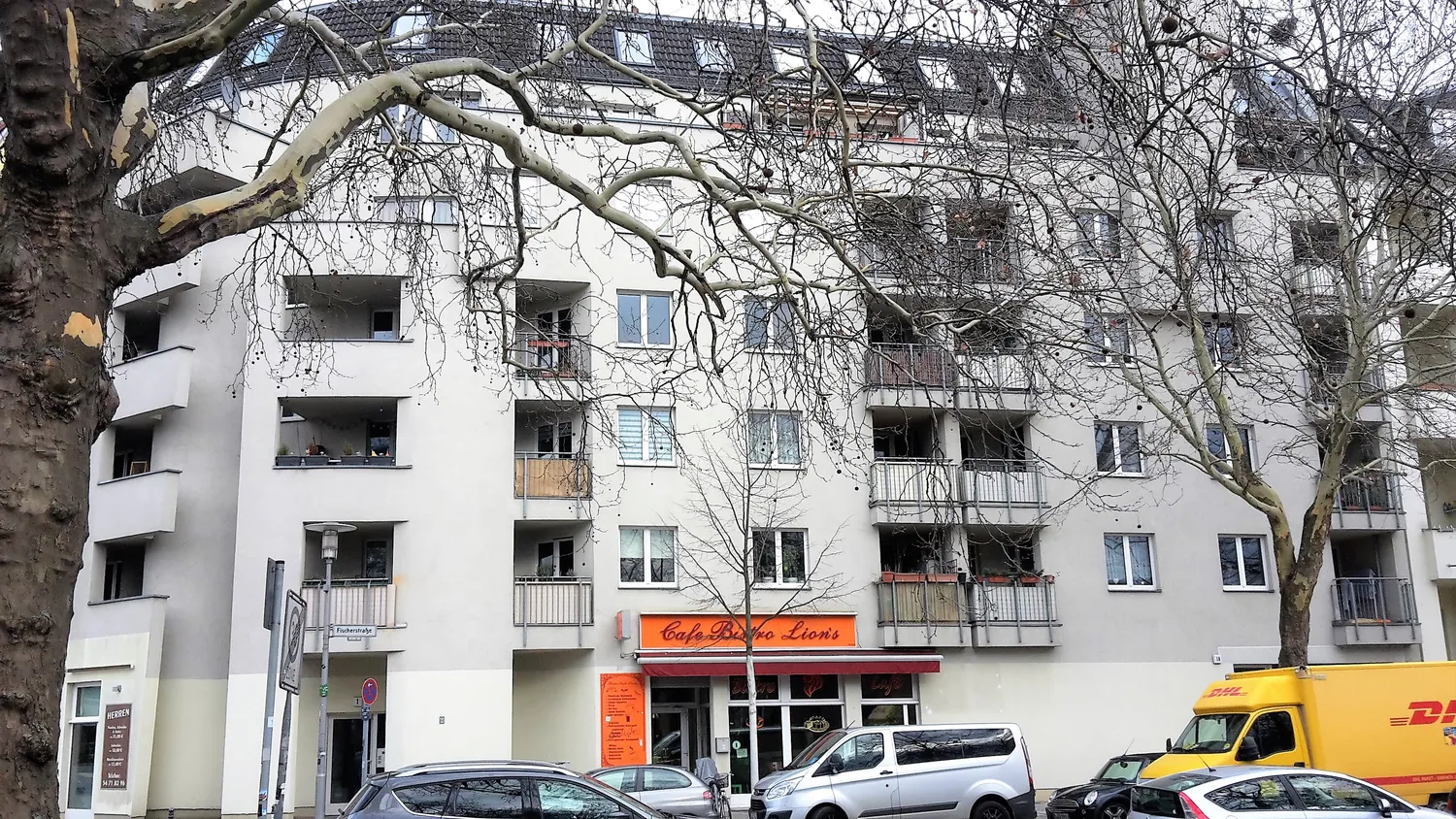 8 Zimmer Wohnung mit 134 m² in Berlin – Bild 1