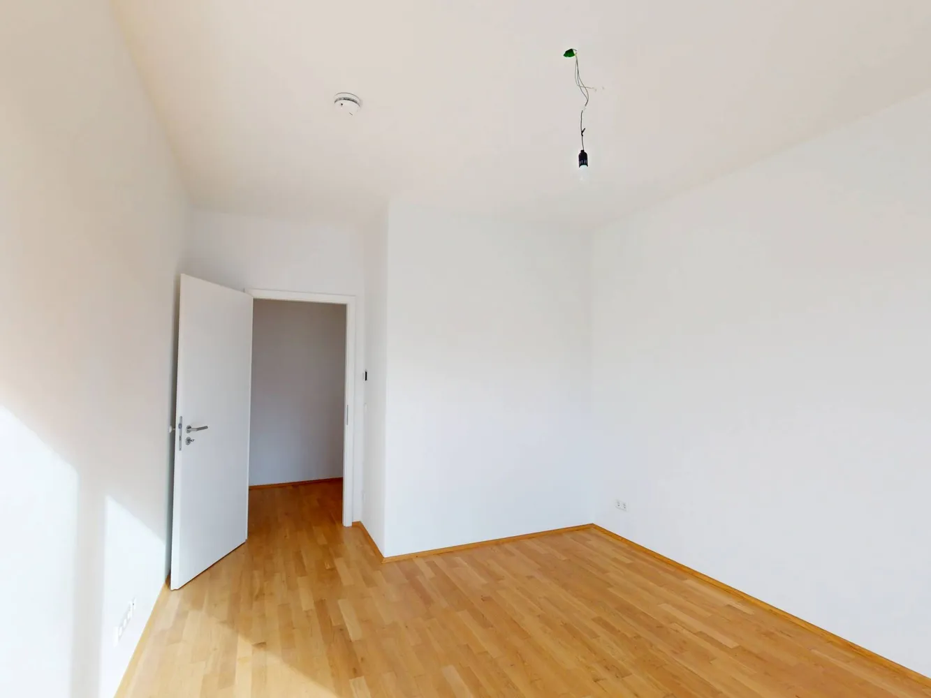 2 room apartment with 80 m² in Berlin – Photo 3