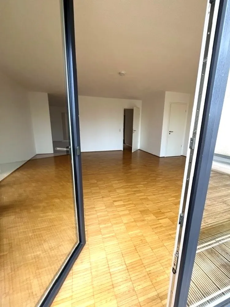 3 Zimmer Wohnung mit 133 m² in Wiesbaden – Bild 2