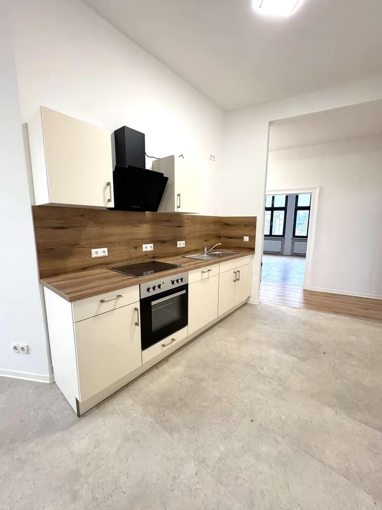 4 Zimmer Wohnung mit 135 m² in Magdeburg – Bild 1