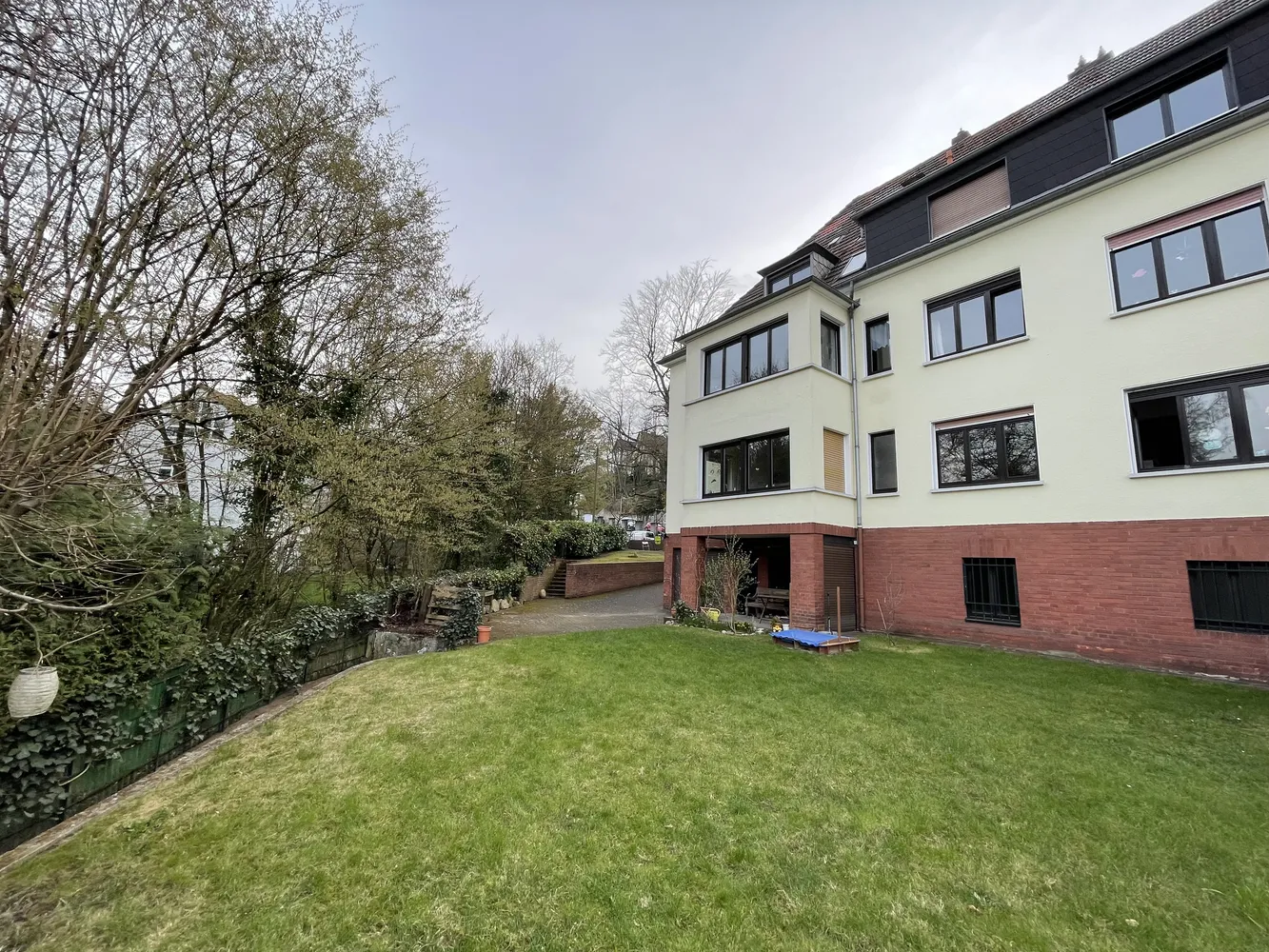 4 Zimmer Wohnung mit 112 m² in Saarbrücken – Bild 2