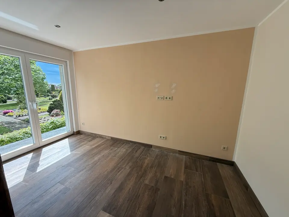 8 Zimmer Haus mit 244 m² in Herford – Bild 2