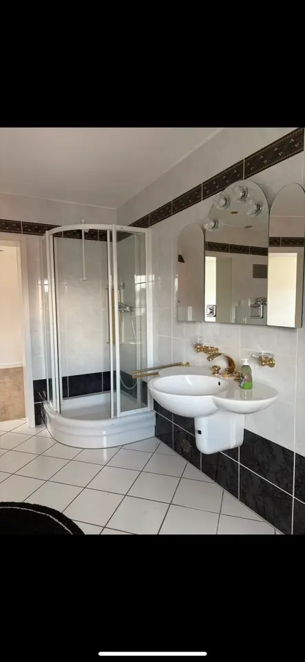 7 Zimmer Wohnung mit 141 m² in Eschwege – Bild 4