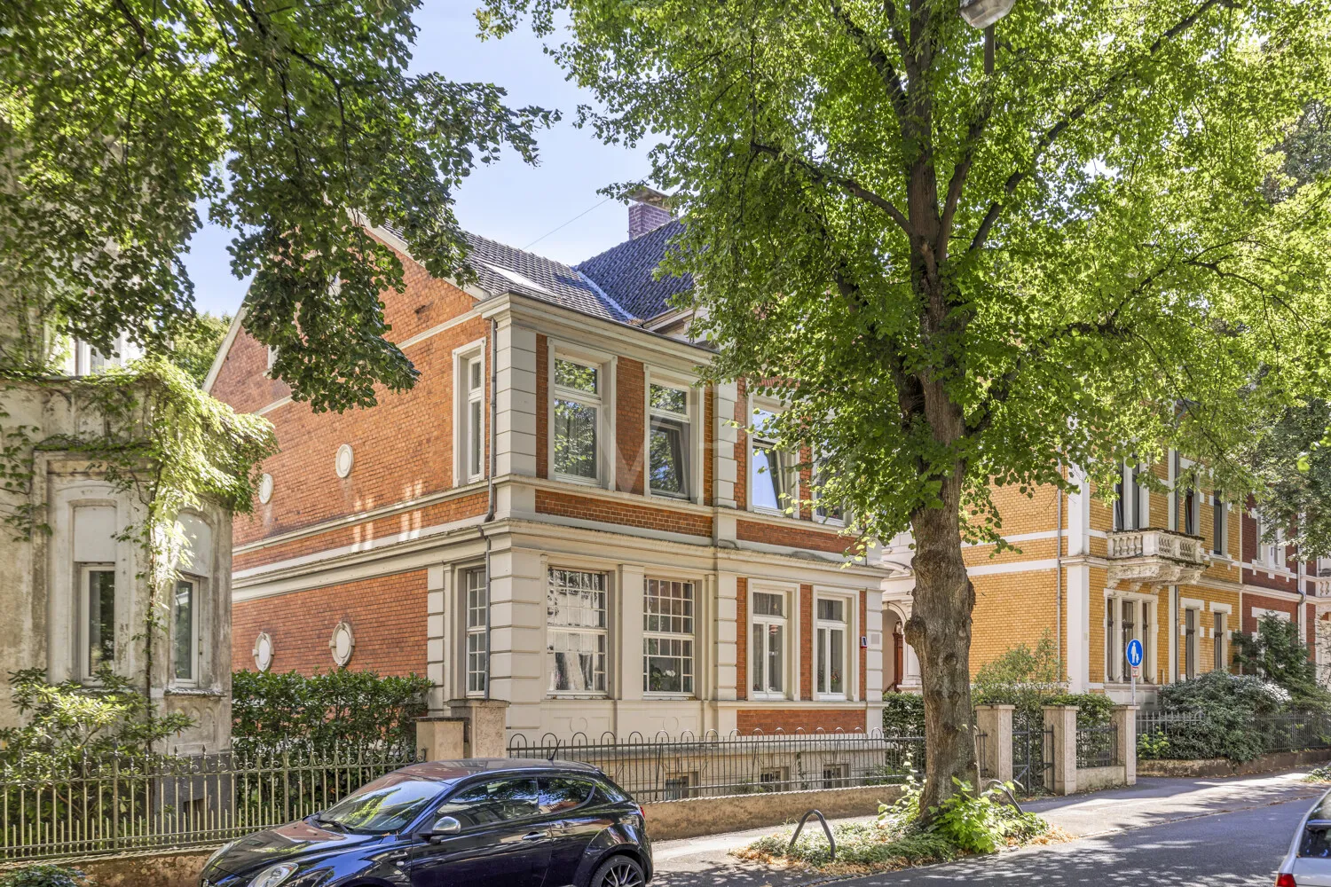 9 Zimmer Haus mit 284 m² in Bonn – Bild 2