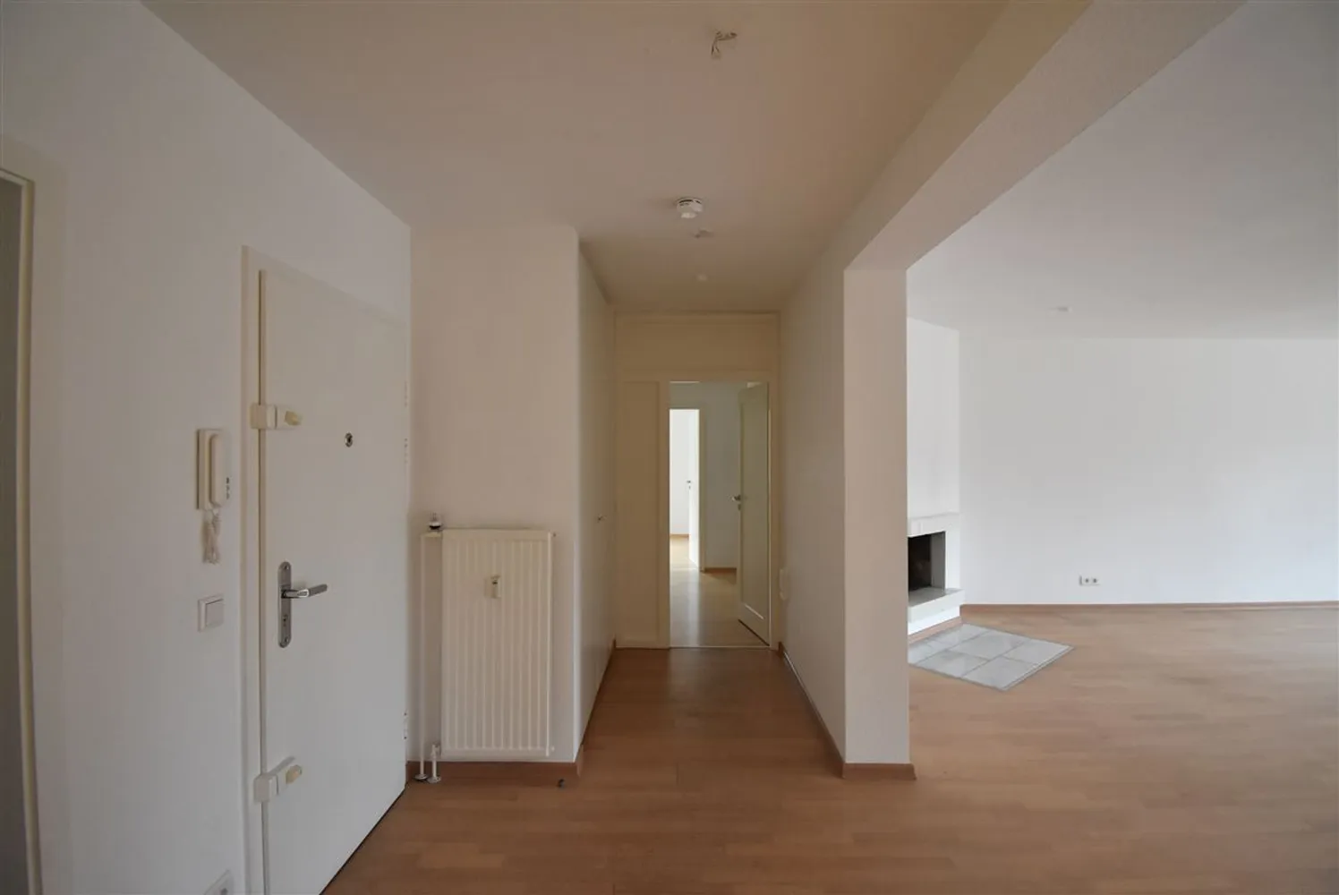 4 Zimmer Wohnung mit 162 m² in Düsseldorf – Bild 3