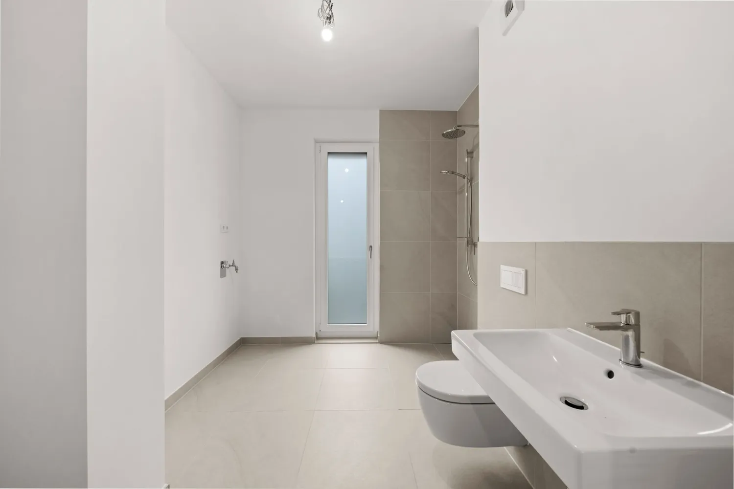 2 Zimmer Wohnung mit 70 m² in Wiesbaden – Bild 4