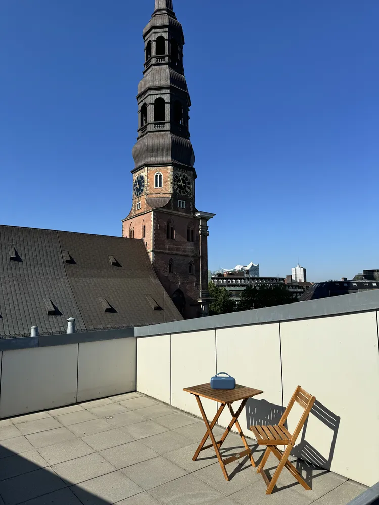 4 Zimmer Wohnung mit 146 m² in Hamburg – Bild 1