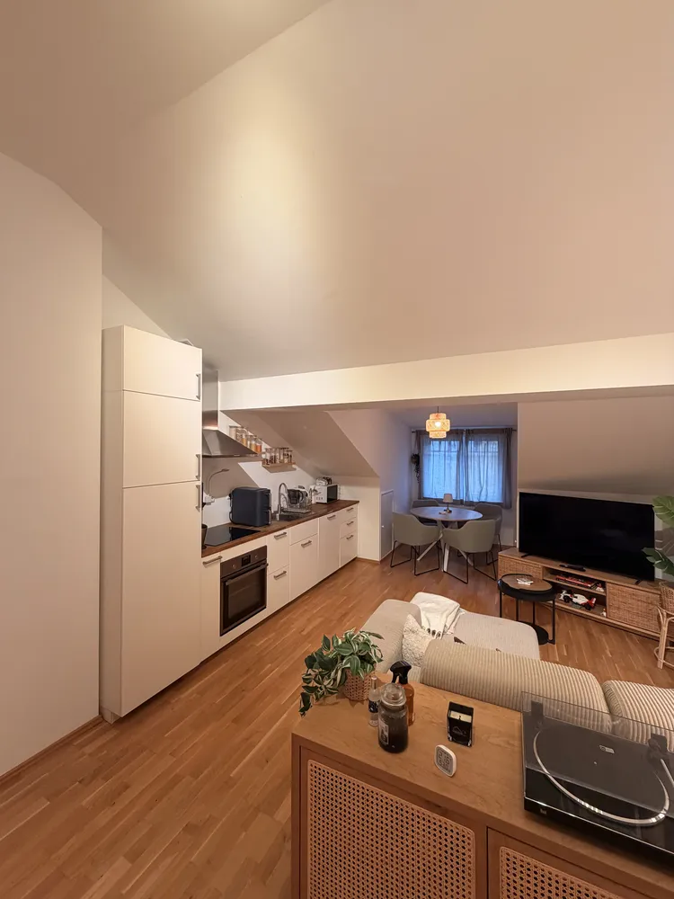 2 room apartment with 70 m² in Frankfurt am Main – Photo 2
